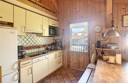 Combloux Apartment | Cozy 2-Bed Mezzanine Apt at Combloux Slopes with Parking, Balcony & Modern Amenities