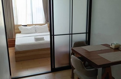 Chang Khlan Apartment | Cozy 2-bedroom apartment with WiFi, AC in charming Chiang Mai