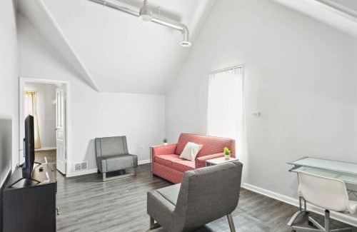 Mexicantown - Southwest Detroit House | Cozy 2-Bed Urban Retreat in Downtown Detroit Private