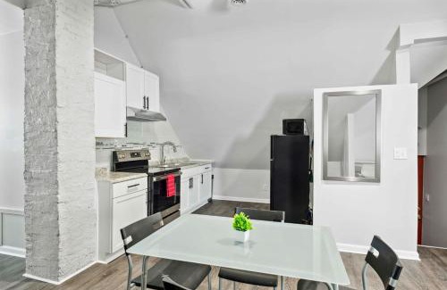 Mexicantown - Southwest Detroit House | Cozy 2-Bed Urban Retreat in Downtown Detroit Private