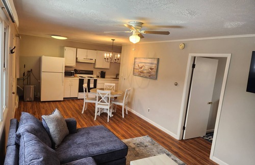 Ocean Park Condo | Cozy 2-bedroom, 1-bathroom condo, two short blocks from the beach!