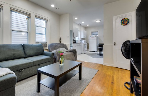 Bridgeport Apartment | Cozy 2 Bedroom 1 Bath. Centrally located with shared porch
