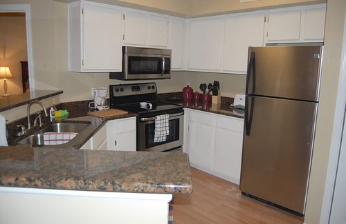 Gulf Shores Condo | Cozy 2 bedroom 2 bathroom condo. Sleeps 6. Just 4 miles from the Gulf!