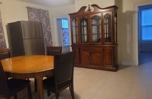 Bridgeport Apartment | Cozy 2-bedroom apartment in Bridgeport with WiFi, AC Heat, washer dryer, Parking