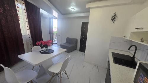 Sector 1 Apartment | Cozy 2-Bedroom Apartment with Private Balcony- SELF CHECK-IN