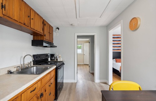 Southern Coast Apartment | Cozy 2-bedroom apartment in enjoyable Saco with WiFi