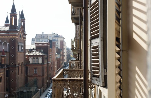 Historic Centre Apartment | Cozy 2-bedroom apartment in awesome Torino with WiFi, AC