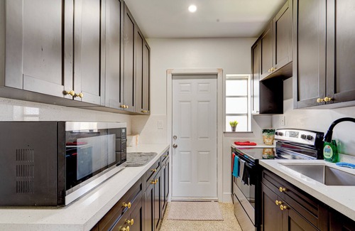 Miami Shores Apartment | Cozy 2-bedroom apartment in Miami with AC