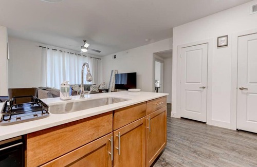 North Burnet Apartment | Cozy 2-bedroom apartment with pool view @ Domain Northside