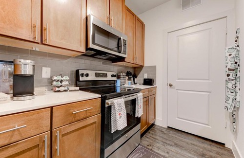 North Burnet Apartment | Cozy 2-bedroom apartment with pool view @ Domain Northside