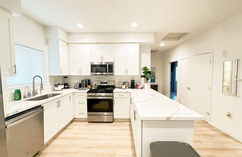 Westmont Apartment | Cozy 2-bedroom apt West University Health Sciences Pomona