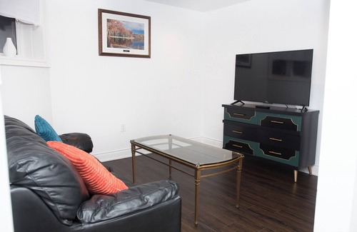 Richmond Hill House | Cozy 2-Bedroom Basement Apartment - Entire Place