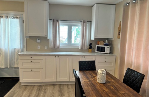Timiskaming District House | Cozy 2 bedroom Bungalow kms from lakes and parks