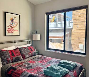 Mountainside Village Apartment | Cozy 2 Bedroom by Teton Pass