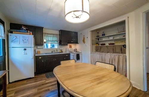Albrightsville Cabin | Cozy 2-bedroom cabin located in the heart of the Poconos!