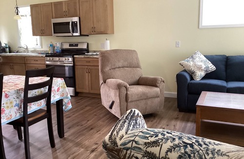 Cadillac Cottage | Cozy 2-bedroom cabin in peaceful Cadillac with AC, WiFi available in June 2025