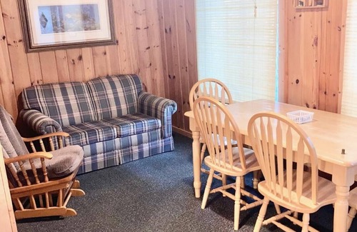 Menahga Cabin | Cozy 2-bedroom cabin on enchanting 2nd Crow Wing Lake with boat rental, fishing