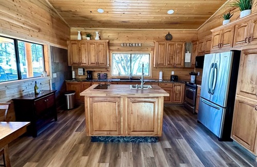 Payson Cabin | Cozy 2-bedroom cabin with AC and WiFi in Tonto National Forest.