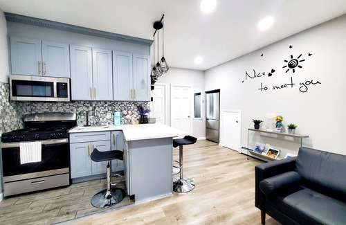 Queens House | Cozy 2 bedroom close to everything