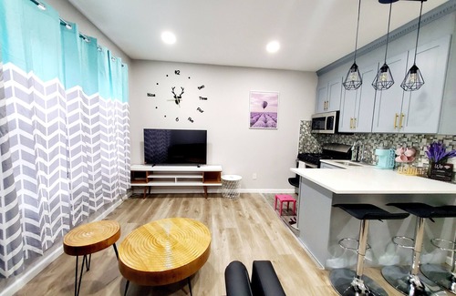 Queens House | Cozy 2 bedroom close to everything