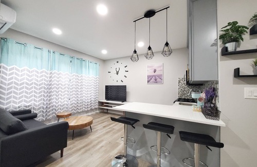 Queens House | Cozy 2 bedroom close to everything