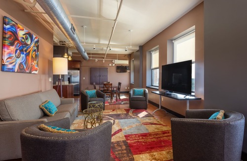 Niagara Falls Condo | Cozy 2-bedroom condo with WiFi and fitness room in beautiful Niagara Falls