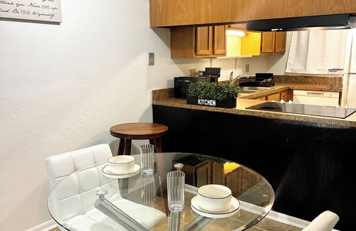Gainesville Condo | Cozy 2-bedroom condo with WiFi, AC in quiet NW Gainesville, FL