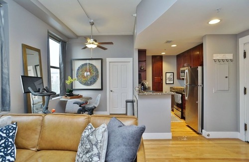 Near South Condo | Cozy 2-bedroom condo in Downtown Lincoln