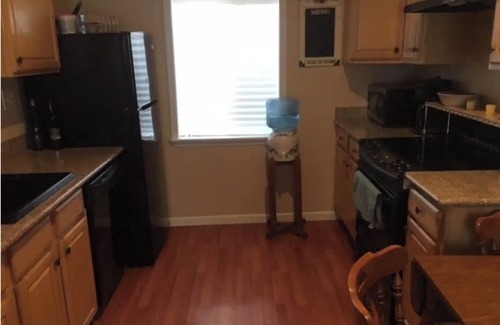 Rio Vista House | Cozy 2 Bedroom Cottage near the River