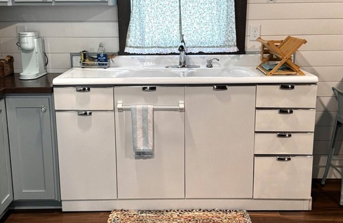 Petoskey Cabin | Cozy 2 Bedroom Cottage in the Woods, Near Enchanting Petoskey, MI, With WiFi