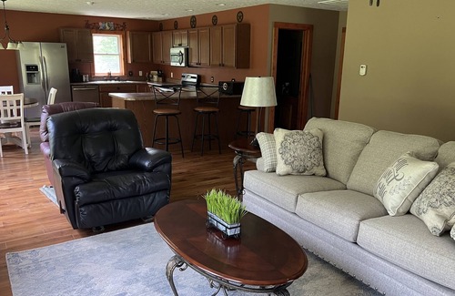 Richmond Other | Cozy 2 bedroom farmhouse close to town