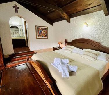Antigua Guatemala Apartment | Cozy 2 bedroom Suite with jacuzzi in Antigua Guatemala - Prime Location - ELA Suite