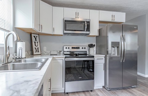 Elizabethtown House | Cozy 2-bedroom house centrally located in Elizabethtown