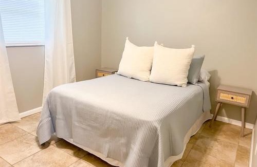 Dade City House | Cozy 2 Bedroom home, Dade City!
