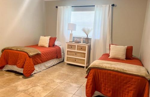 Dade City House | Cozy 2 Bedroom home, Dade City!