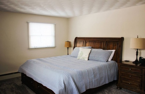 Defiance Apartment | Cozy 2 Bedroom Home Downtown Defiance!
