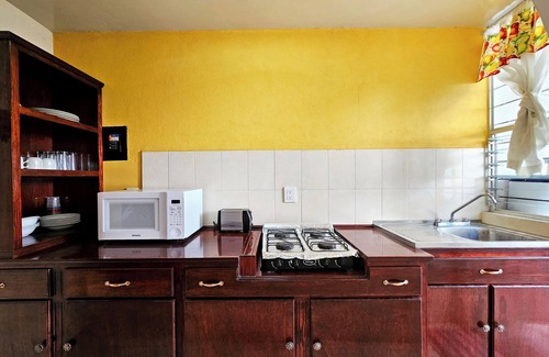 Tehuacan House | Cozy 2 Bedroom Home Only 9 Minutes from Downtown