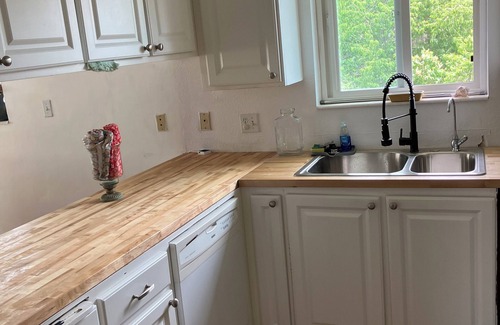 Provo House | Cozy 2 bedroom house, completely private with WiFi, TV, AC, heater, washer etc.