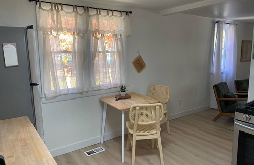 Eudora House | Cozy 2-bedroom house in Eudora close to KC area and Lawrence KS.