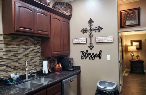 Primera House | Cozy 2-bedroom house in Harlingen BBQ grill and back patio.