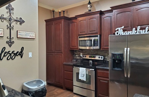Primera House | Cozy 2-bedroom house in Harlingen BBQ grill and back patio.