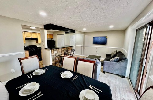 Mount Vernon Apartment | Cozy 2 Bedroom in Alexandria, VA
