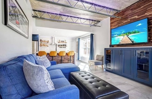 Sanford Condo | Cozy 2-bedroom KING suite condo with WiFi, AC in enjoyable Sanford