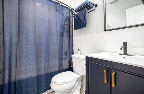 Sanford Condo | Cozy 2-bedroom KING suite condo with WiFi, AC in enjoyable Sanford