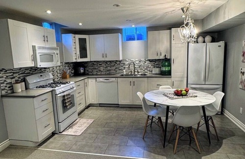 Halton Regional Municipality Apartment | Cozy 2-bedroom lower-level apartment in Milton