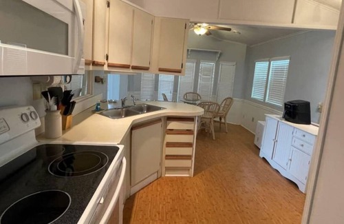 Port Isabel House | Cozy 2-bedroom mobile home in awesome Port Isabel with WiFi, AC