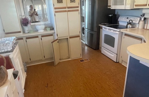 Port Isabel House | Cozy 2-bedroom mobile home in awesome Port Isabel with WiFi, AC