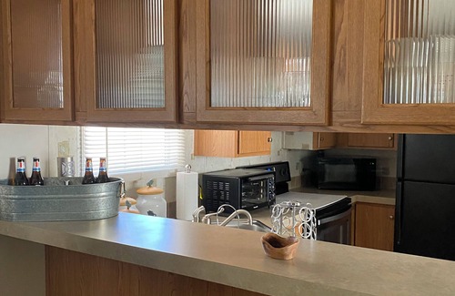 Auburn House | Cozy 2-bedroom mobile home with WiFi, Mins from Auburn University.