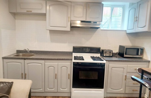 Ajax Apartment | Cozy 2 bedroom plus Den walkout basement apartment