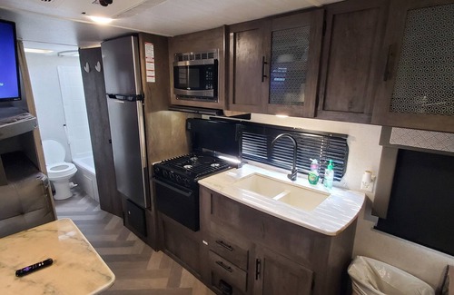 Lutz House | Cozy 2-bedroom RV in charming Lutz with AC, WiFi on an acre of property